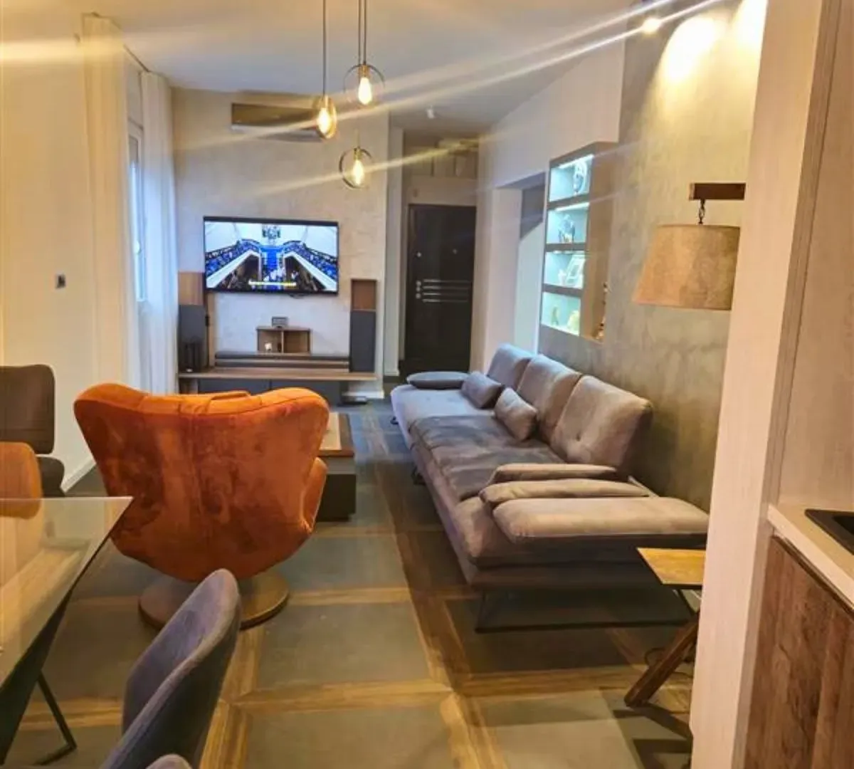 Rent, four bedroom apartment, 98m², Vračar Sve Podlokacije, Beograd