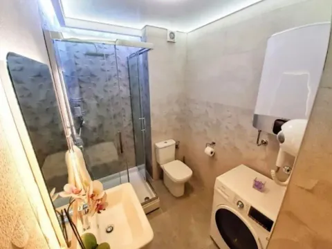 Izdavanje, jednosoban stan, 43m², Dobrota, Kotor - image 10