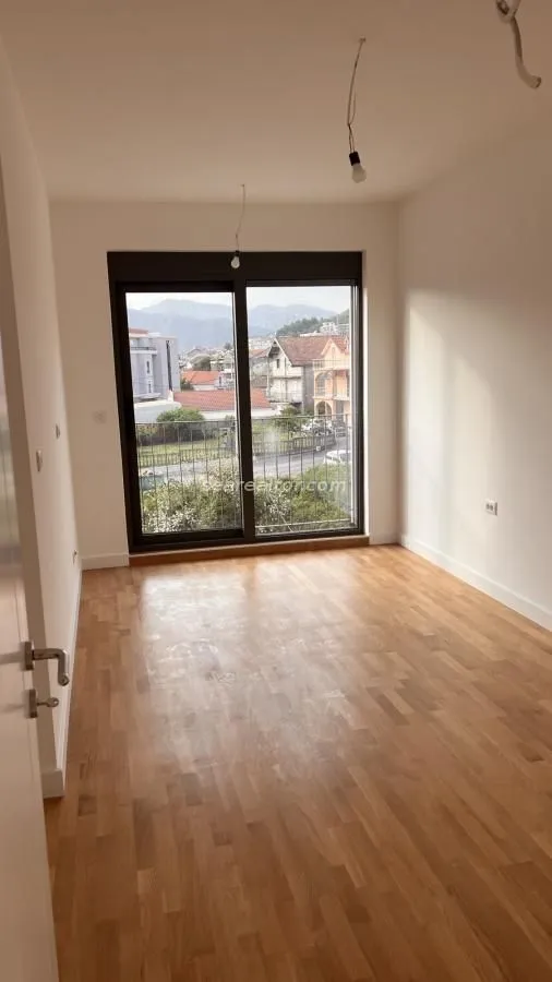 Prodaja, dvosoban stan, 72m², Tivat, Crna Gora