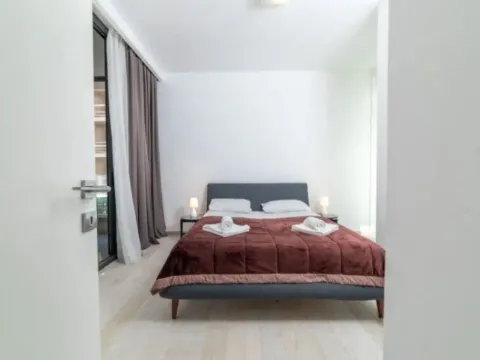 Izdavanje, dvosoban stan, 50m², Budva, Crna Gora - image 7