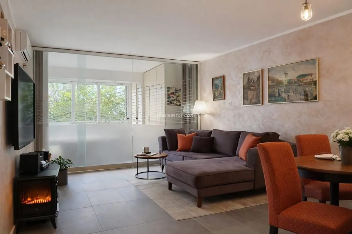 Prodaja, dvosoban stan, 54m², Dobrota, Kotor