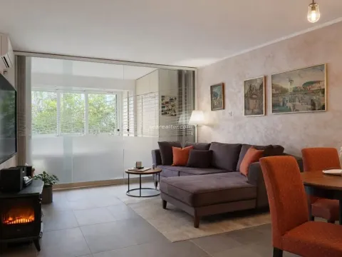 Sale, two bedroom apartment, 54m², Dobrota, Kotor - image 3