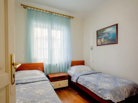 Sale, three bedroom apartment, 87m², Sveti Stefan, Budva - image 8