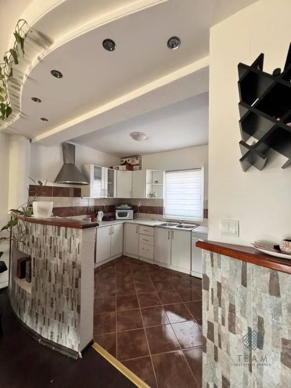 Prodaja, kuća, 261m², Ratiševina, Herceg Novi