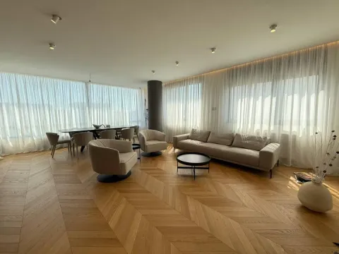 Stan in Adamovićevo Naselje