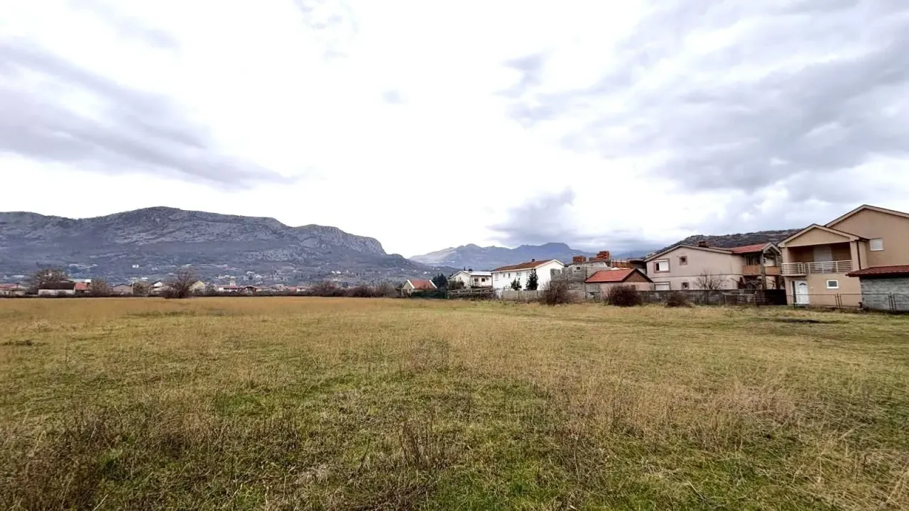 Prodaja, plac, 387m², Murtovina, Podgorica