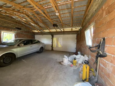 Prodaja, kuća, 301m², Bečej, Novi Sad - image 16