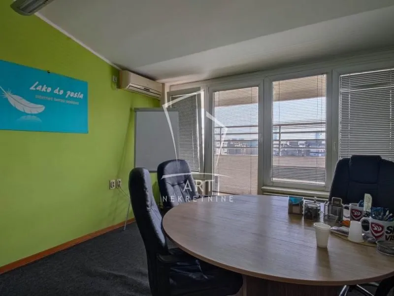 Sale, four bedroom apartment, 137m², Novi Beograd Blok 22, Novi Beograd Sve Podlokacije