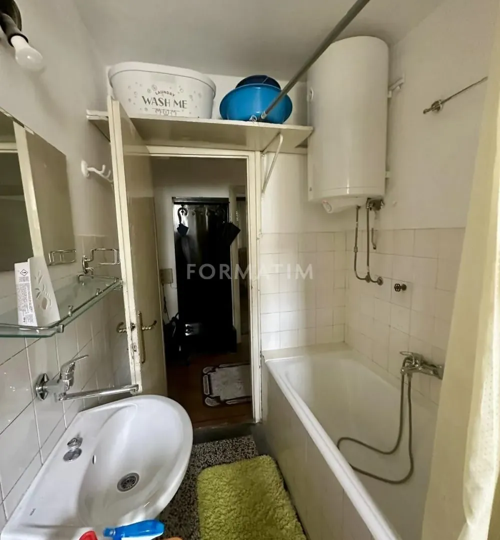 Izdavanje, dvosoban stan, 64m², Vračar Sve Podlokacije, Beograd