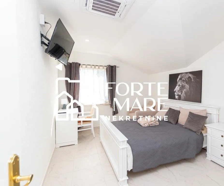 Prodaja, dvosoban stan, 98m², Igalo, Herceg Novi