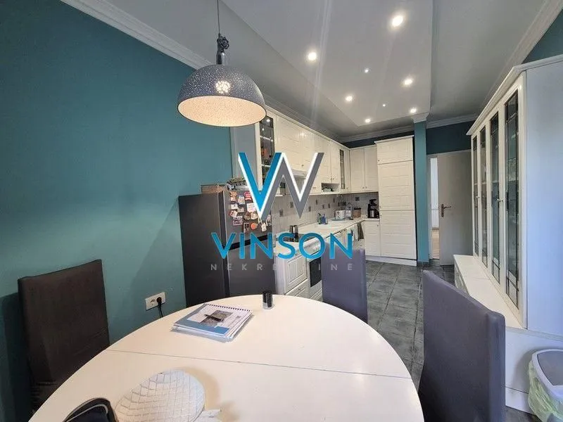 Prodaja, četvorosoban stan, 117m², Centar, Novi Sad