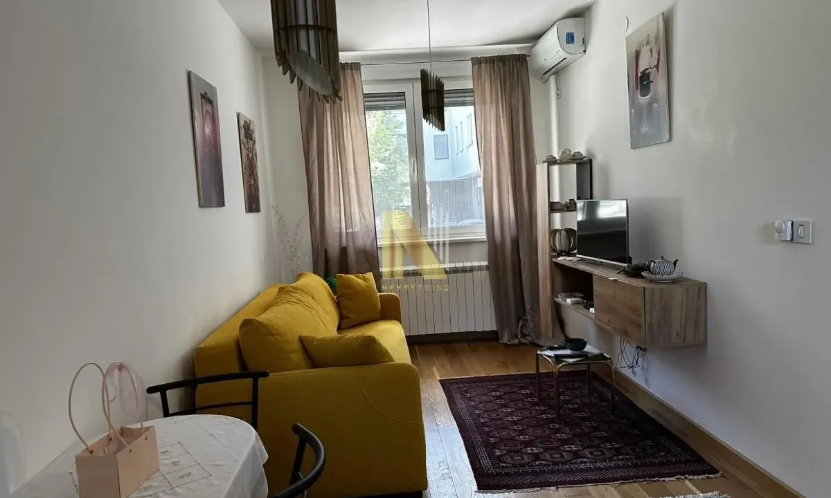 Prodaja, jednosoban stan, 35m², Centar, Novi Sad