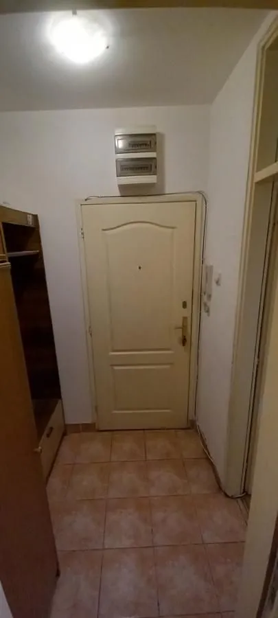 Izdavanje, jednosoban stan, 40m², Centar, Niš