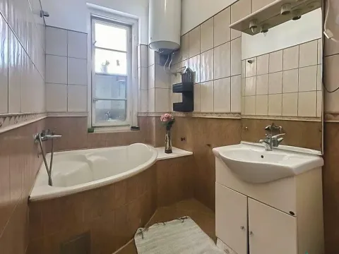 Izdavanje, jednosoban stan, 64m², Centar, Podgorica - image 5