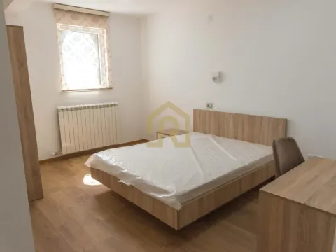 Izdavanje, kuća, 1400m², Savski Venac, Beograd - image 5