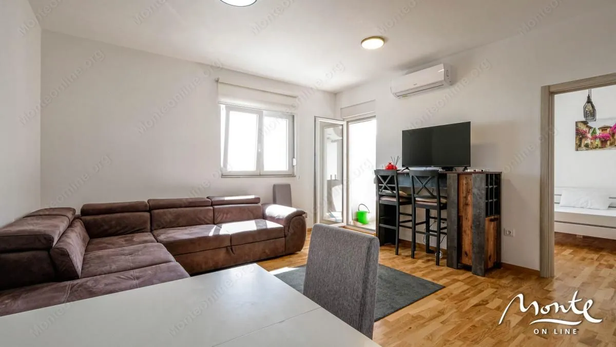 Sale, two bedroom apartment, 59m², Bečići, Budva