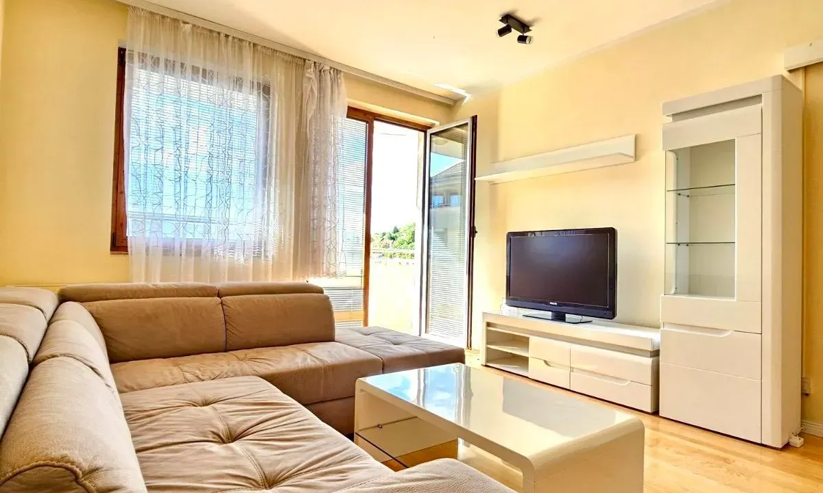 Izdavanje, jednosoban stan, 50m², Preko Morače, Podgorica