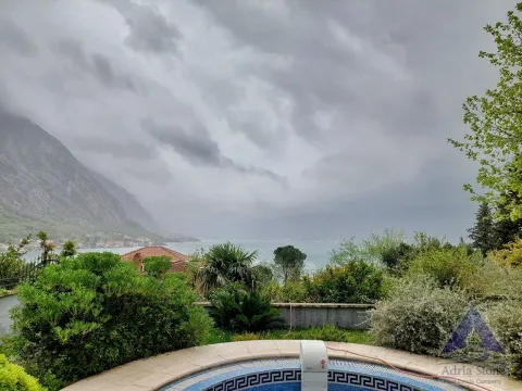 Sale, house, 300m², Orahovac, Kotor - image 9