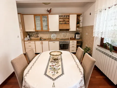 Rent, three bedroom apartment, 100m², Gorica C, Podgorica - image 5