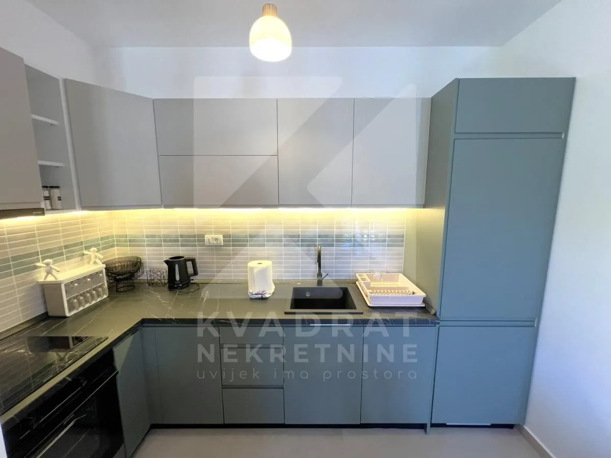 Izdavanje, dvosoban stan, 61m², Tološi, Podgorica