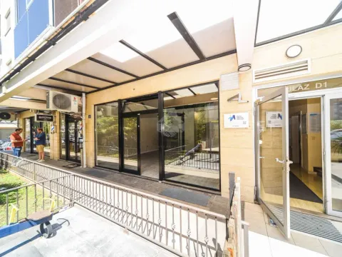 Rent, office space, 45m², City Kvart, Podgorica - image 1