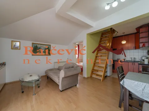 Izdavanje, trosoban stan, 65m², Kluz, Zvezdara Sve Podlokacije - image 8