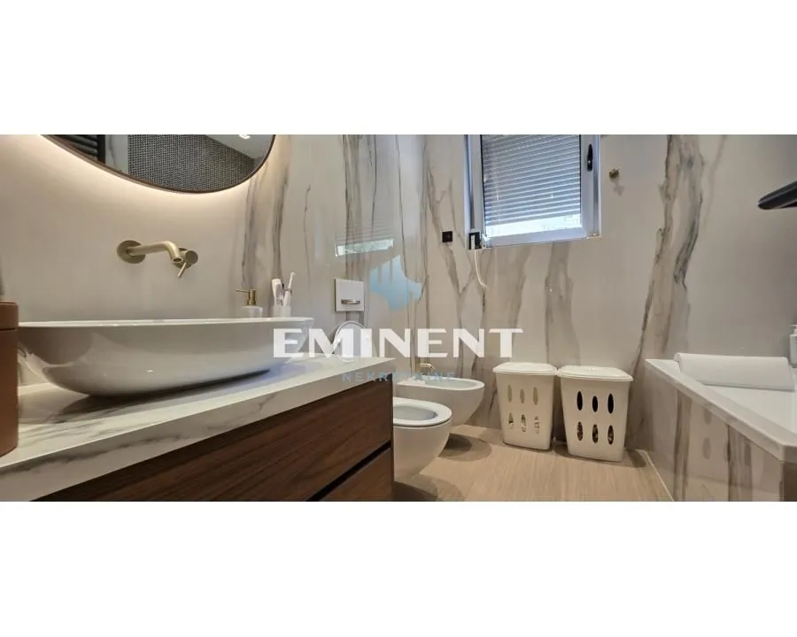 Sale, four bedroom apartment, 120m², Savski Venac, Beograd