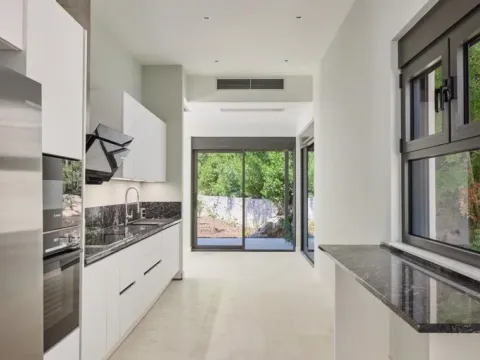 Prodaja, kuća, 432m², Tivat, Crna Gora - image 7