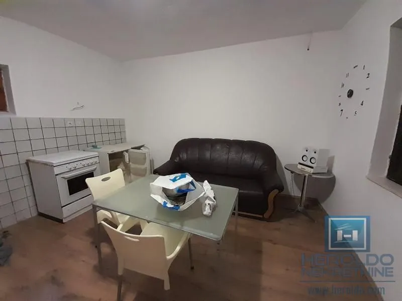 Prodaja, kuća, 310m², Tavrića obori, Jagodina