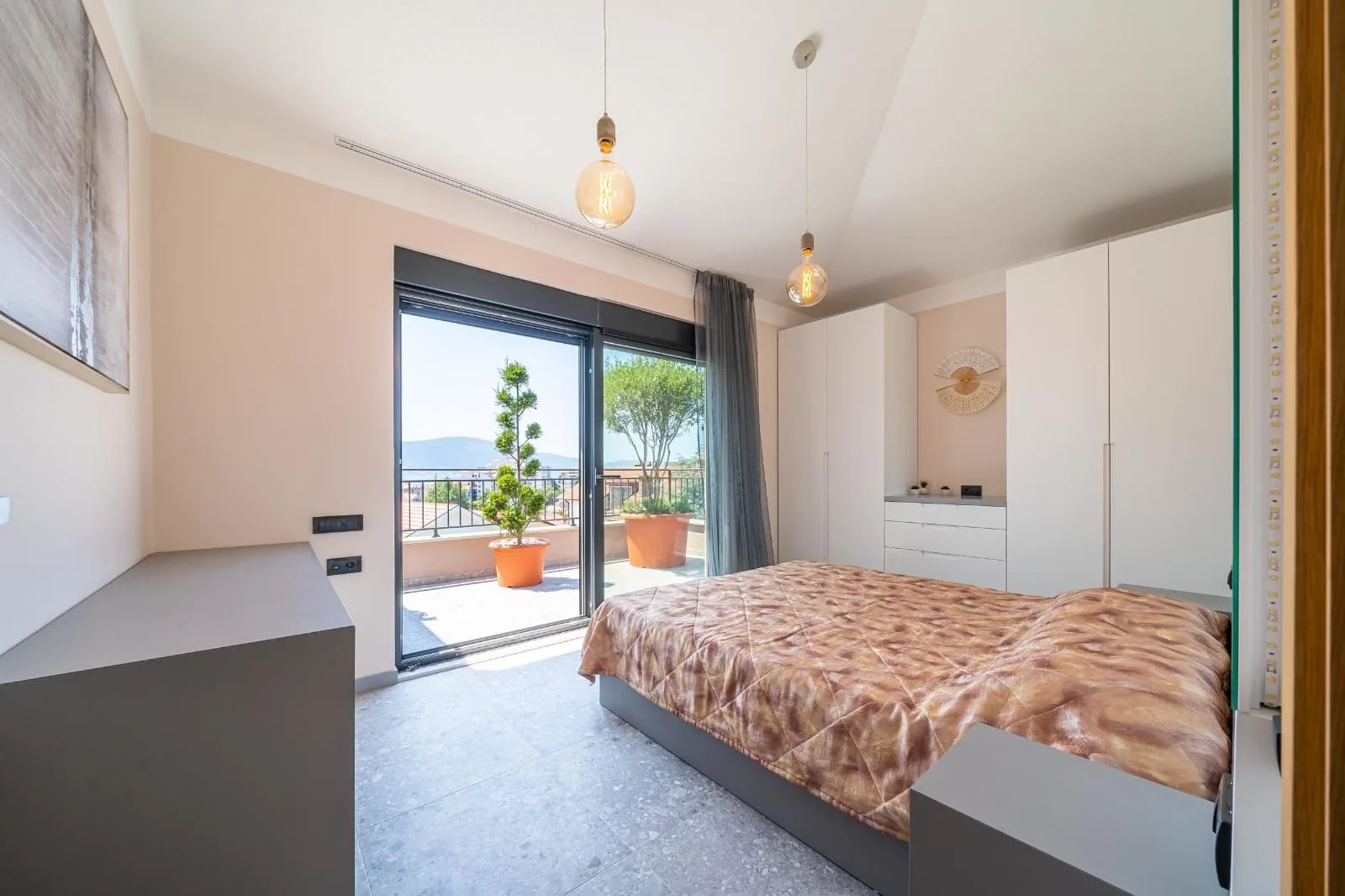 Prodaja, trosoban stan, 77m², Tivat, Crna Gora