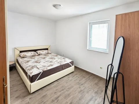 Rent, one bedroom apartment, 43m², Rafailovići, Budva - image 7