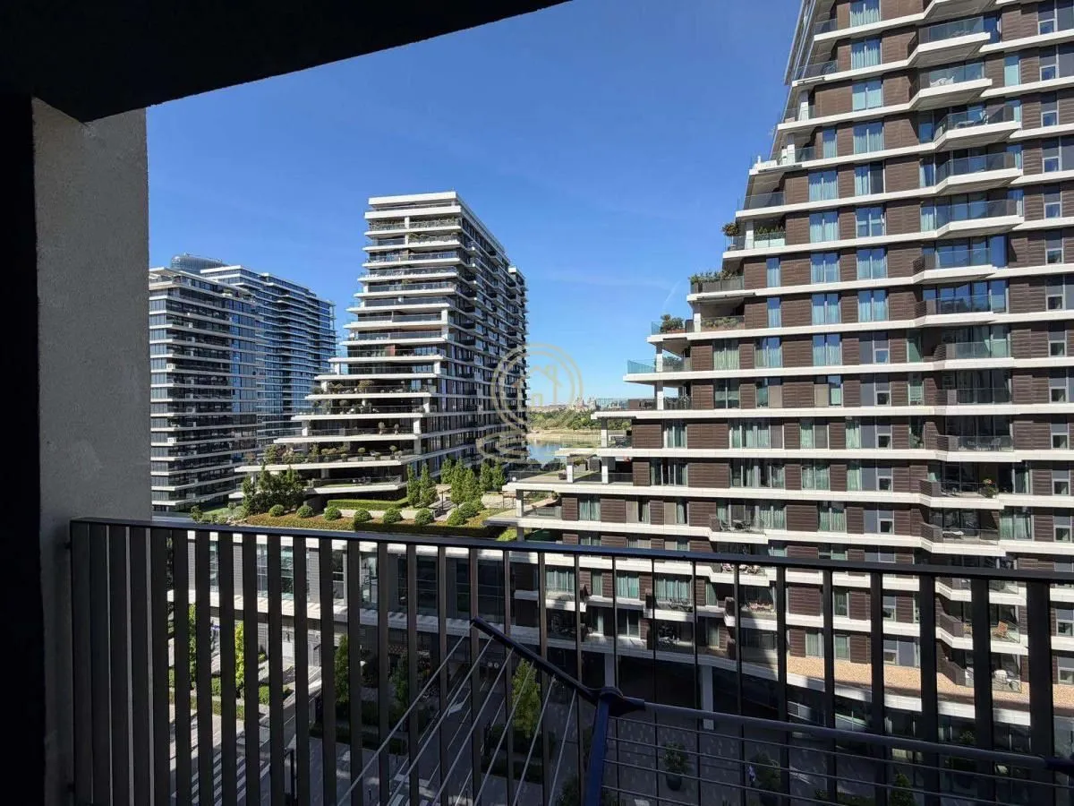 Izdavanje, trosoban stan, 88m², Savski Venac, Beograd