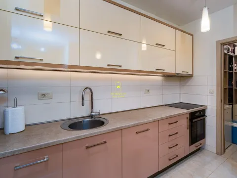 Sale, two bedroom apartment, 72m², City Kvart, Podgorica - image 4