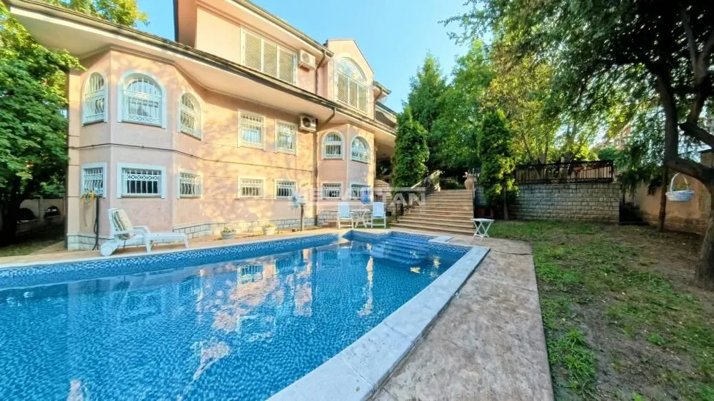 Prodaja, kuća, 600m², Savski Venac, Beograd