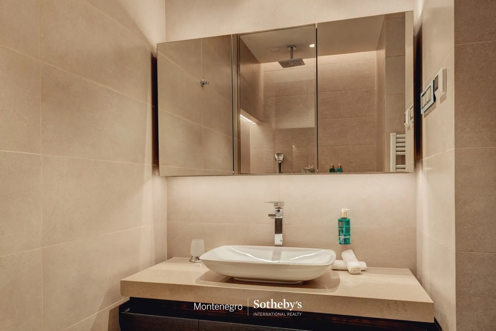 Prodaja, jednosoban stan, 82m², Portonovi, Herceg Novi