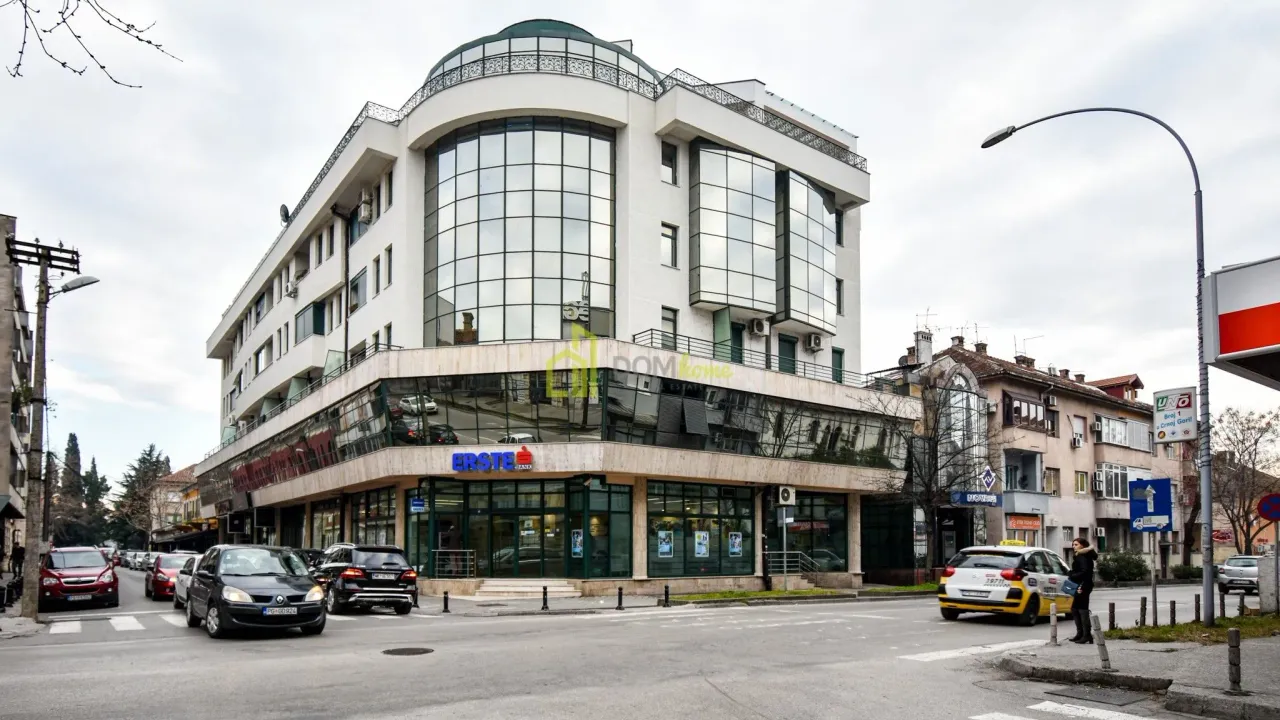 Prodaja, poslovni prostor, 303m², Centar, Podgorica