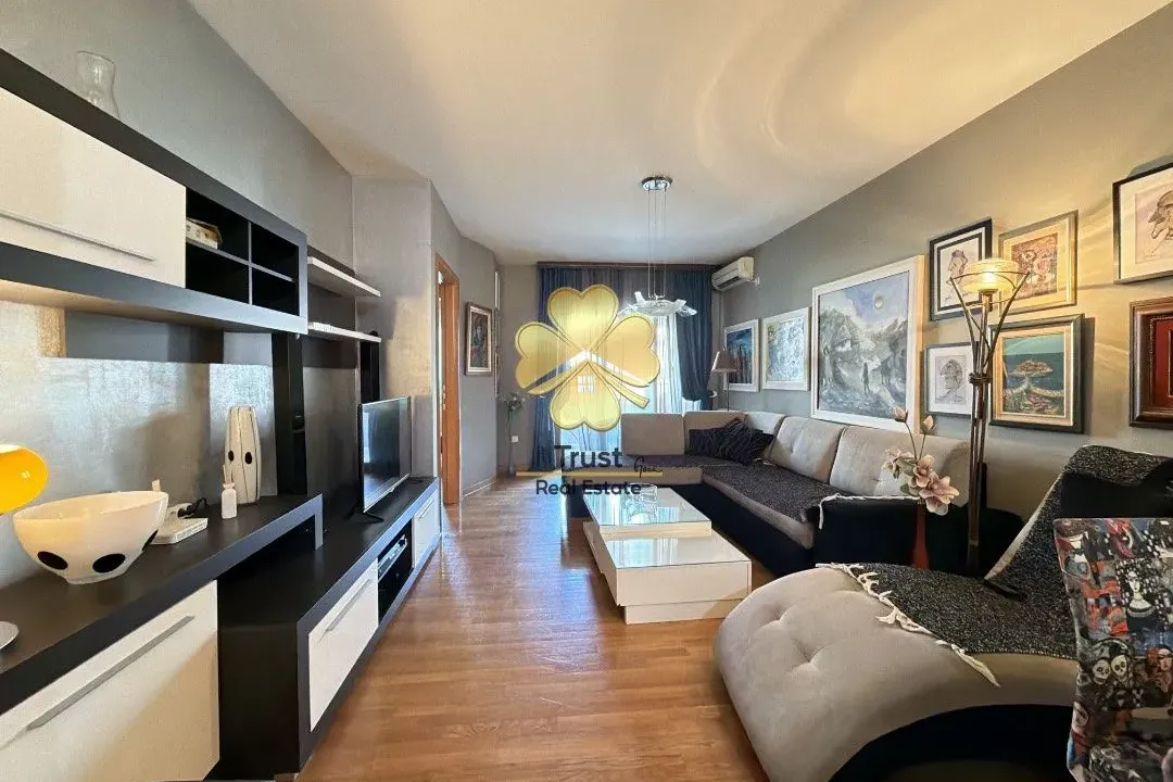 Izdavanje, trosoban stan, 105m², Preko Morače, Podgorica