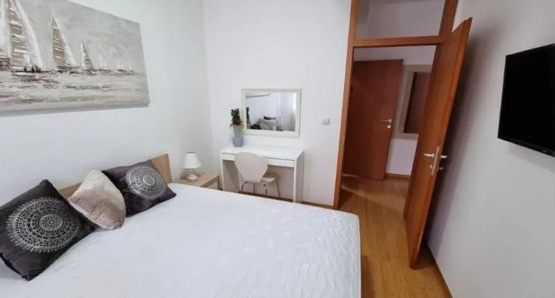 Izdavanje, trosoban stan, 88m², Kalenić Pijaca, Vračar Sve Podlokacije