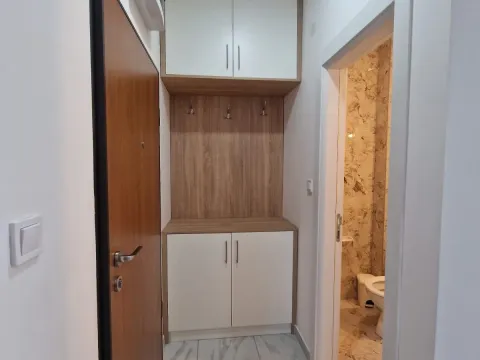 Prodaja, dvosoban stan, 70m², City Kvart, Podgorica - image 4