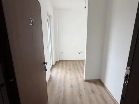 Sale, studio apartment, 33m², Ulcinj, Crna Gora - image 10