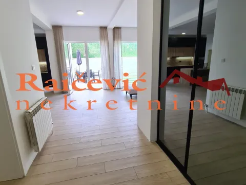 Sale, four bedroom apartment, 180m², Savski Venac, Beograd - image 2