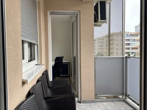 Rent, office space, 75m², City Kvart, Podgorica - image 11