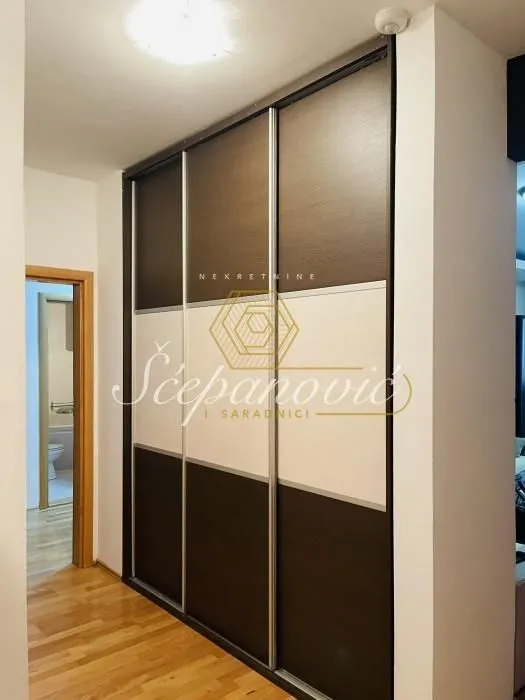 Prodaja, četvorosoban stan, 134m², Bulevar Oslobodjenja, Novi Sad Sve Podlokacije