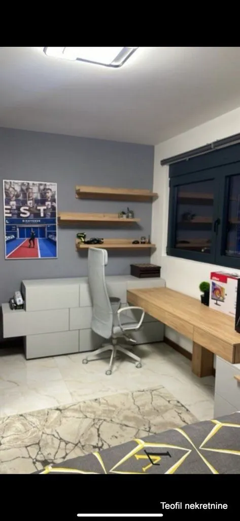 Sale, office space, 640m², Lazarevac, Beograd