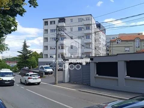 Stan in Zvezdara Sve Podlokacije
