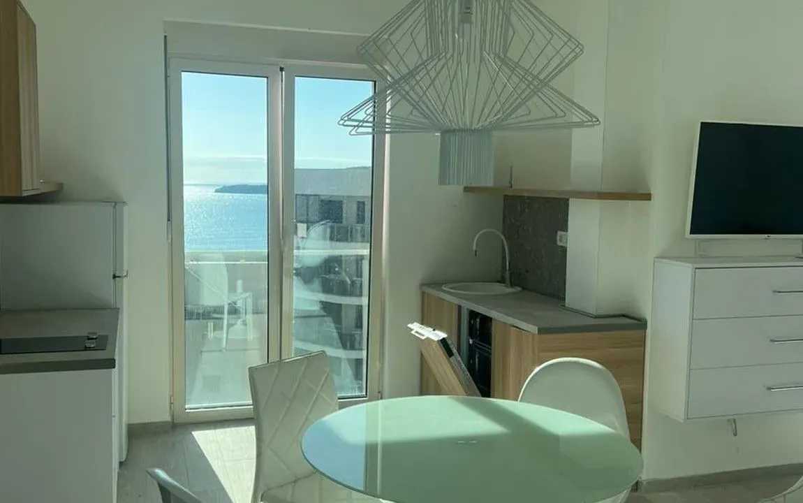 Sale, two bedroom apartment, 73m², Bečići, Budva