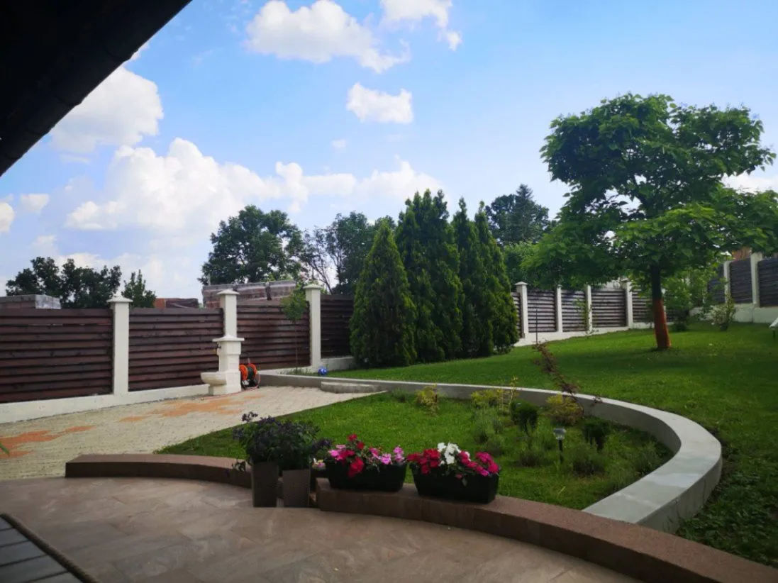Prodaja,  kuća, 392m2, Lazarevac, Beograd