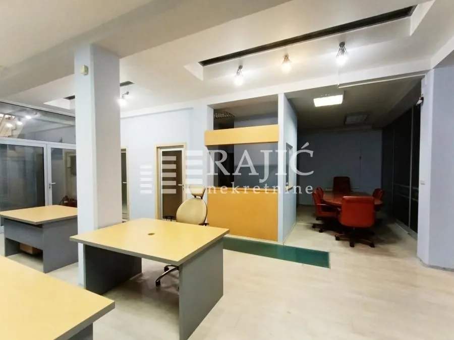 Rent, office space, 145m², Slavija, Vračar Sve Podlokacije