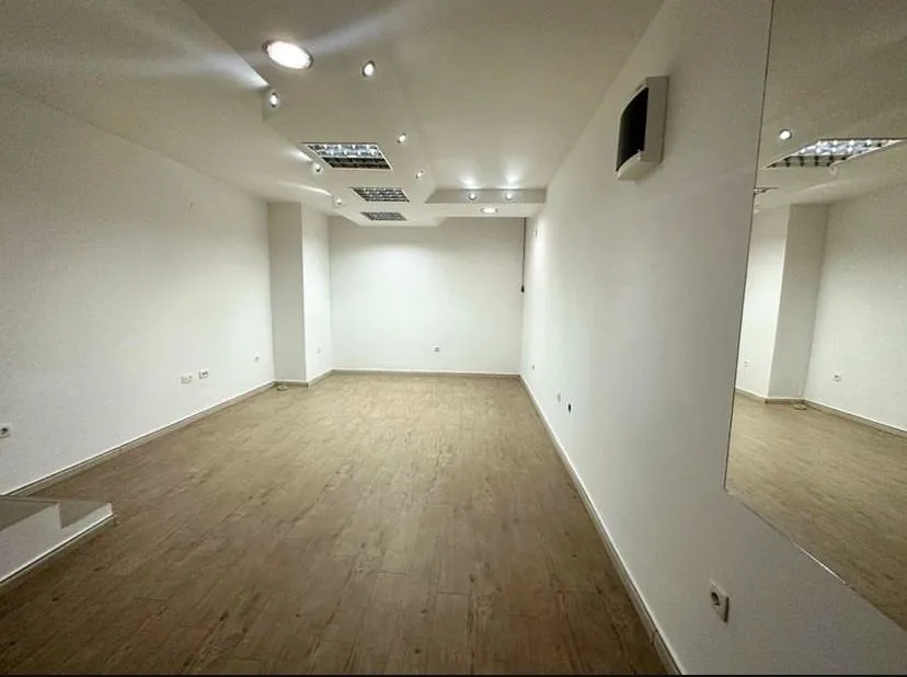 Rent, office space, 57m², Centar, Nikšić
