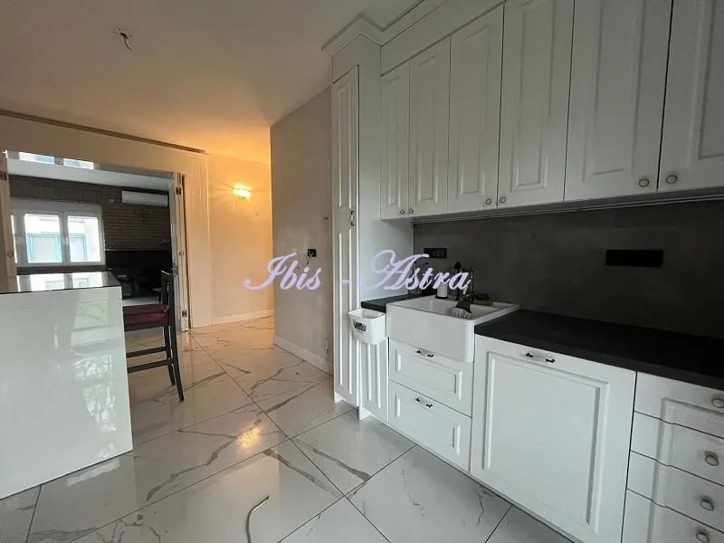 Rent, apartment, 120m², Kalenić Pijaca, Vračar Sve Podlokacije